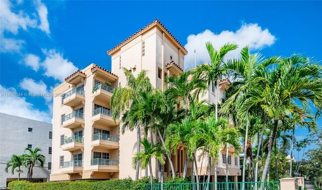 Foto del edificio - 222 Madeira Ave