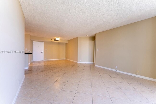 Foto del edificio - 3530 Mystic Pointe Dr