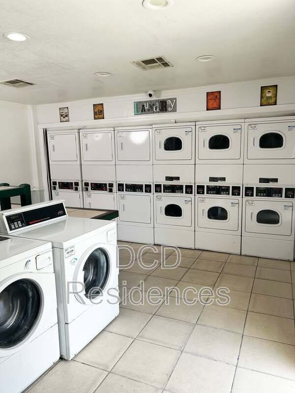 Foto del edificio - 5505 Forest Haven Cir