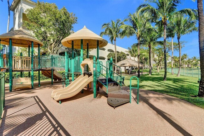 Foto del edificio - 19501 W Country Club Dr