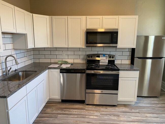 Foto del edificio - Gorgeous Duplex Apartment for rent in Pitt...