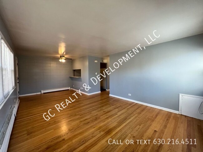 Building Photo - ****2ND FLOOR / 2 BDRM / 1 BTH / APPLIANCE...