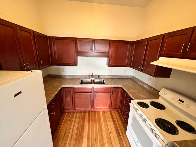 202 Cocina - 131 S Vine St