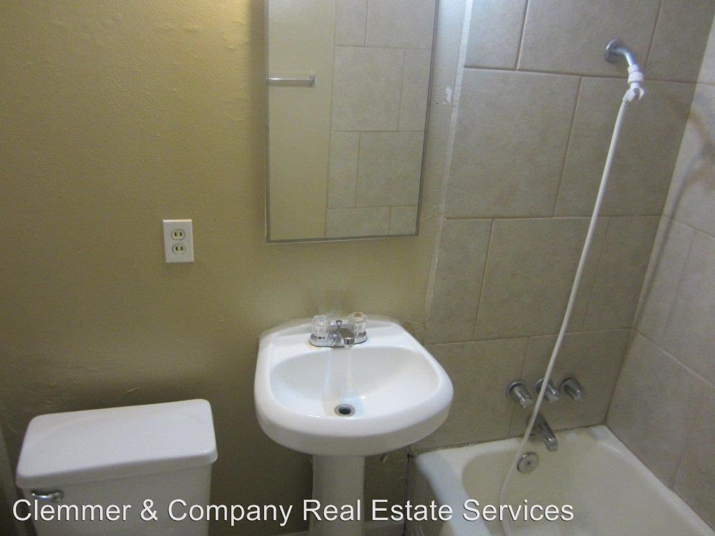 Foto del edificio - 1 br, 1 bath Apartment - 2503 Lake St