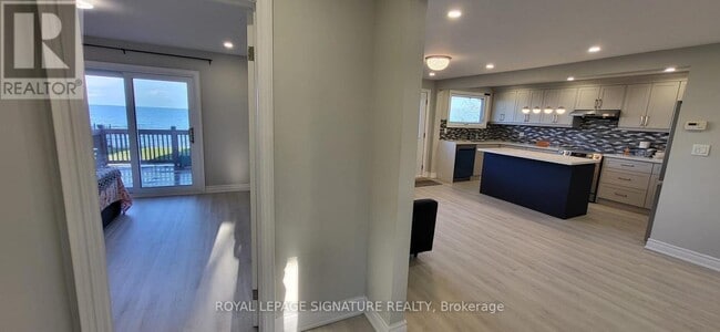 Photo du bâtiment - 80 Seabreeze Crescent