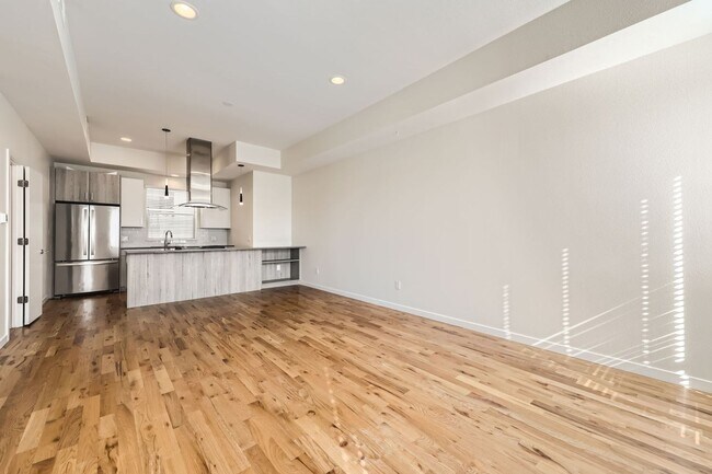Building Photo - 2848 W 24th Ave