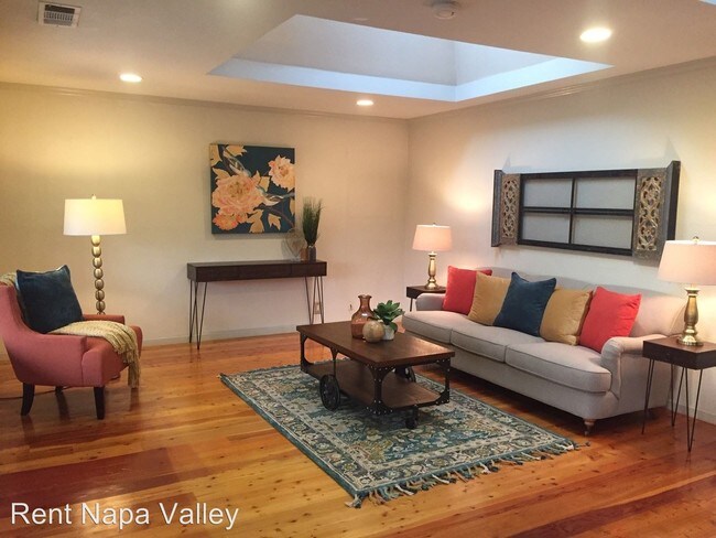 Foto del edificio - 1 br, 1 bath House - 2434 Silverado Tr. N.