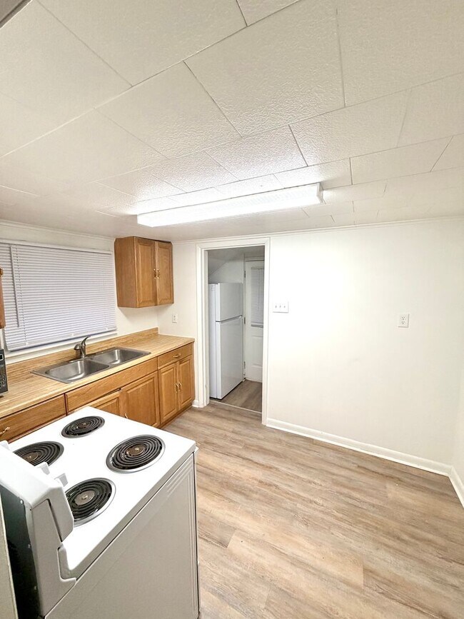 Building Photo - 1 bed. 1 bath.