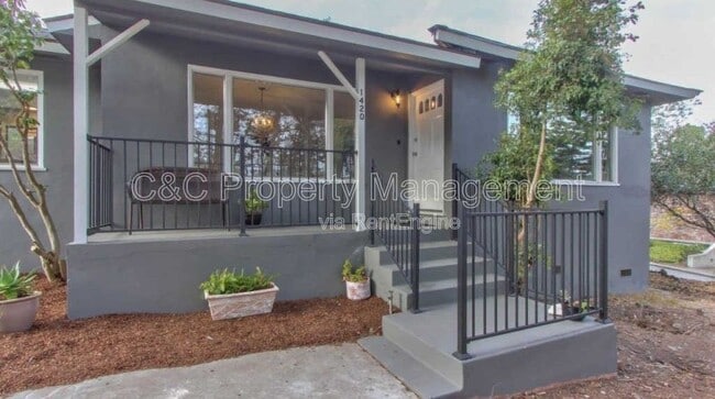 Building Photo - 1420 Munras Ave