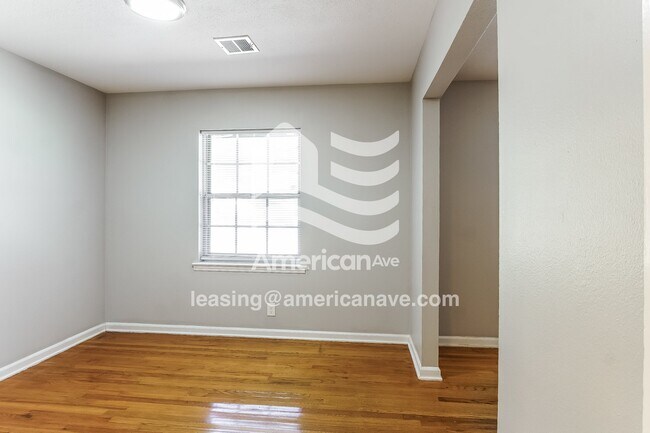 Foto del edificio - 610 Sir Michael Dr