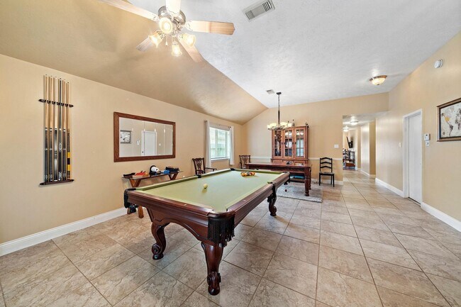 Foto del edificio - 18223 Lundar Ln