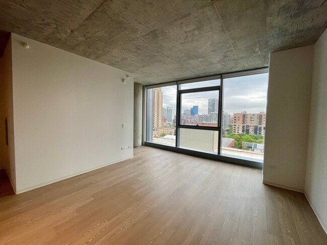 Building Photo - 1222 S Prairie Ave