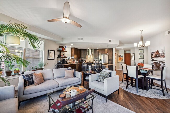 Foto del edificio - Luxury Living in City Park! Large 2Bd/2Ba