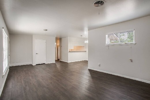 Building Photo - ALAMO HEIGHTS DUPLEX - LARGE CORNER LOT
