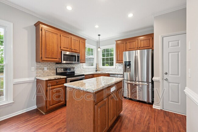 Foto del edificio - 17000 Shady Glen Dr