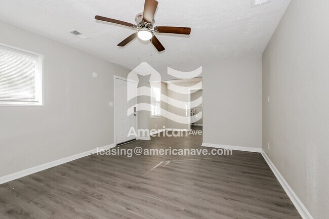 Building Photo - 2434 Pye Ave