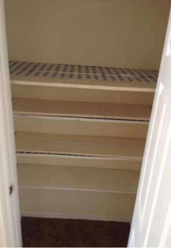 Building Photo - 3 bedroom, 2.5 bath Duplex on Bloomington'...