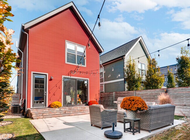 Foto del edificio - 1329 E 11th St