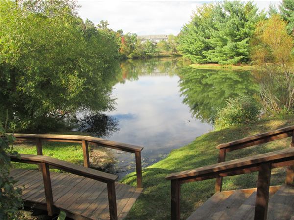 Fotografía del edificio - 5801 Hidden Lake Dr