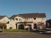 Primary Photo - 2642-2648 N Saint Johns Pky