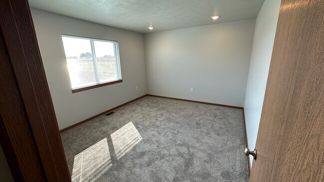 Building Photo - 5700 E Hitching Plz