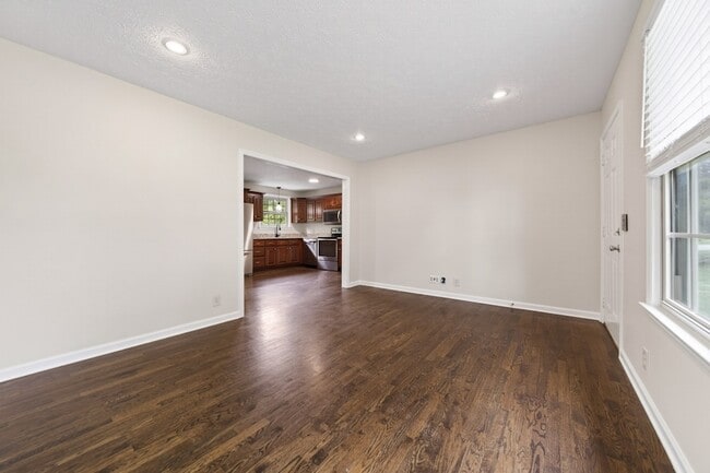 Building Photo - 235 Savely Dr