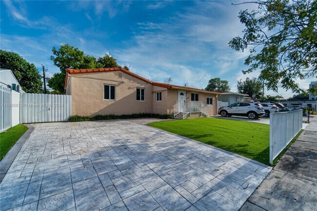 Building Photo - 4070 NW 5th St