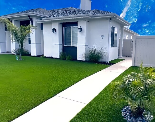 Building Photo - 8014 Shadow Hill Dr