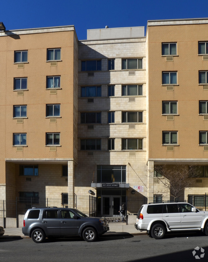 Foto del edificio - 1401 Jesup Ave