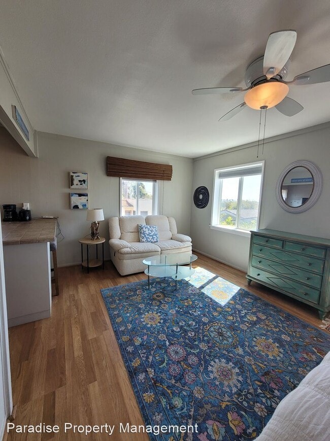 Building Photo - Studio, 1 bath House - 1642 Vista Del Mar ...