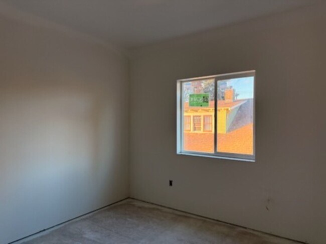 Building Photo - New Construction!