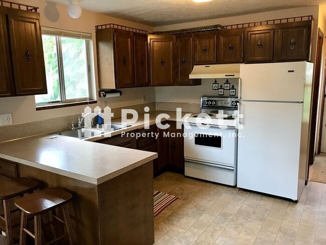 Building Photo - 2 Bed Waterfront Cabin on Lake Symington