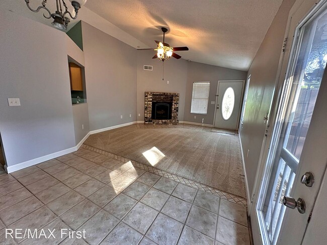 Foto del edificio - 3 br, 2 bath House - 934 Lee Delia LN.