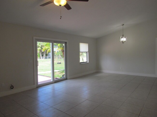Foto del edificio - 3562 SW Rivera St
