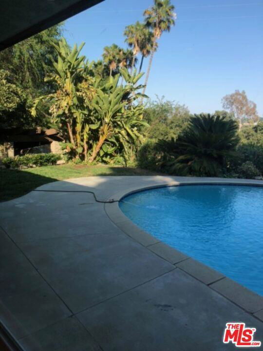 Foto del edificio - 11045 Wrightwood Pl