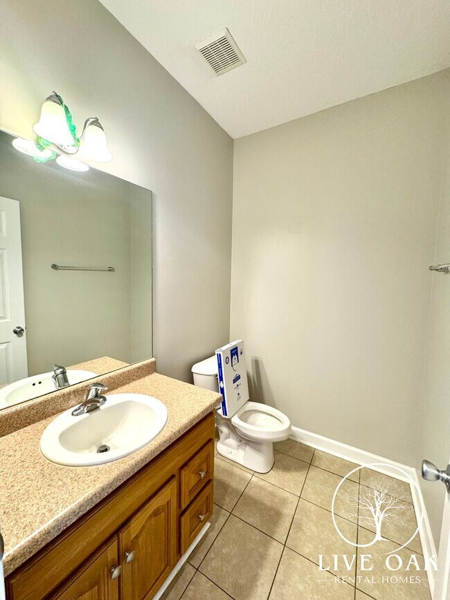 Foto del edificio - 125 Governors Blvd