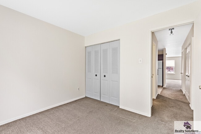 Building Photo - 1004 Huntingdon Mews