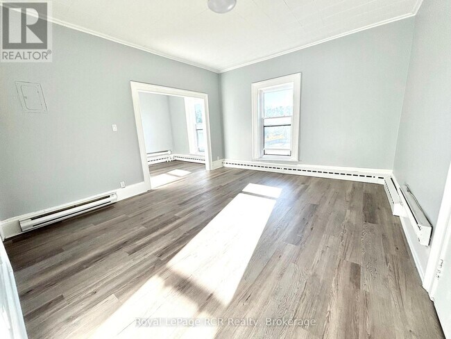 Photo du bâtiment - 844 2nd Ave E