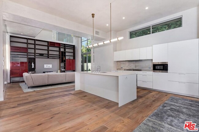 Foto del edificio - 614 Westmount Dr