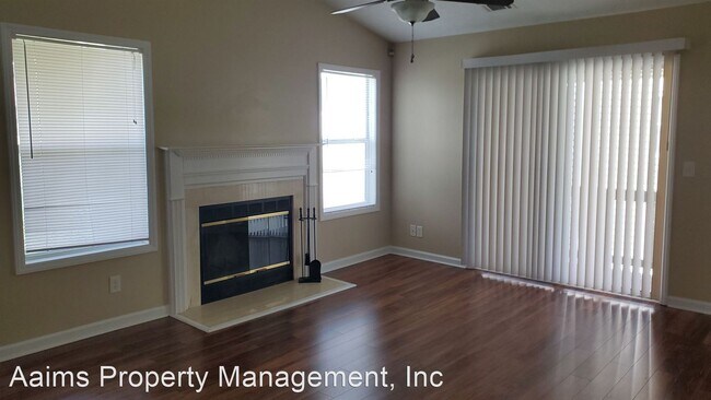 Foto del edificio - 2 br, 2 bath House - 6720-7 Willowbrook Drive
