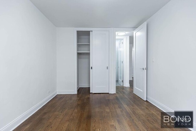 Building Photo - 957 Second Avenue