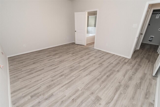 Foto del edificio - 21630 Tea Tree Olive Pl