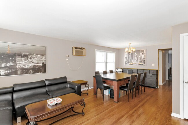 Foto del edificio - 2317 N 74th Ave