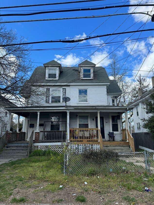 Primary Photo - 110 W Main St