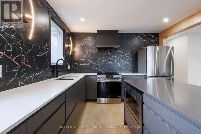 Photo du bâtiment - 33 Cog Hill Dr