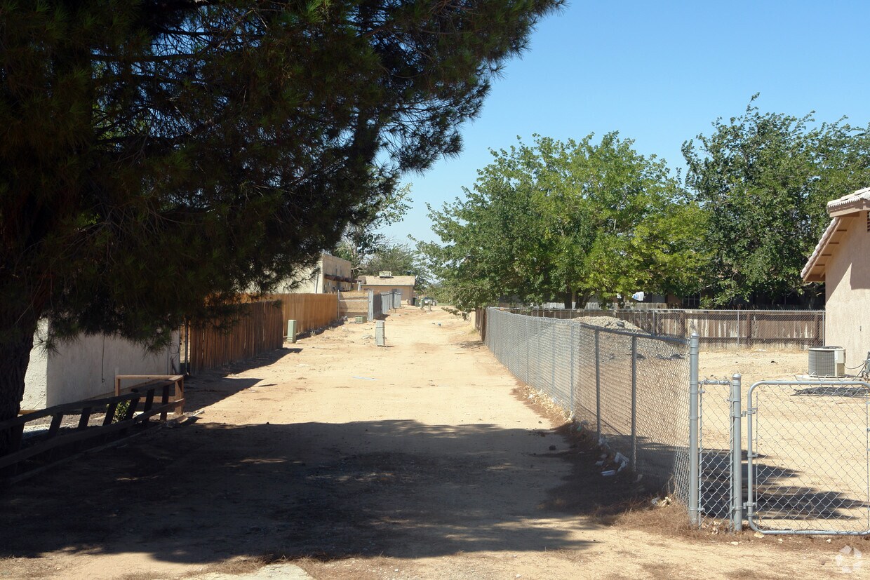 Foto del edificio - 21335 Bear Valley Outer Hwy