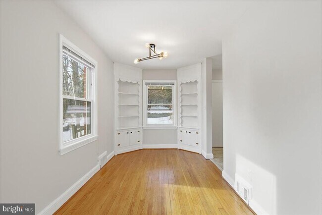 Foto del edificio - 9704 Lorain Ave