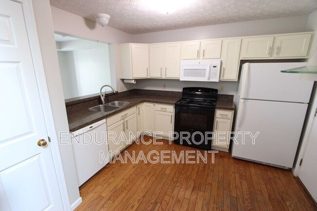 Building Photo - 482 Madeira Ct
