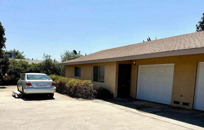 Building Photo - 542 N Prospect St