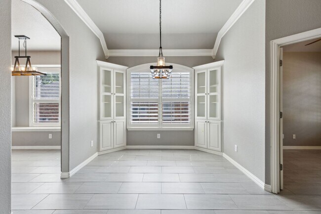 Building Photo - Elegant Living in Fountain Ridge – A Seren...